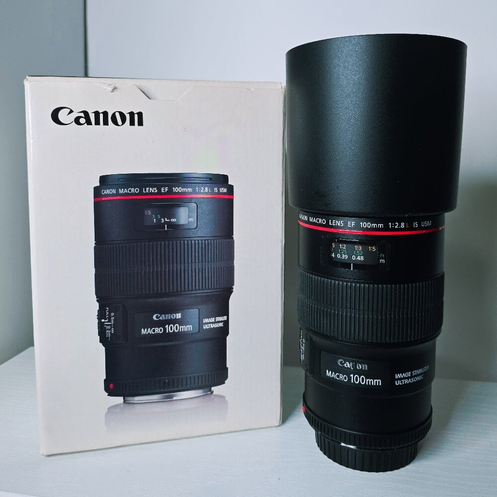 Canon EF 100mm  f/2.8L Macro IS USM Lens with Lens case & Lens hood